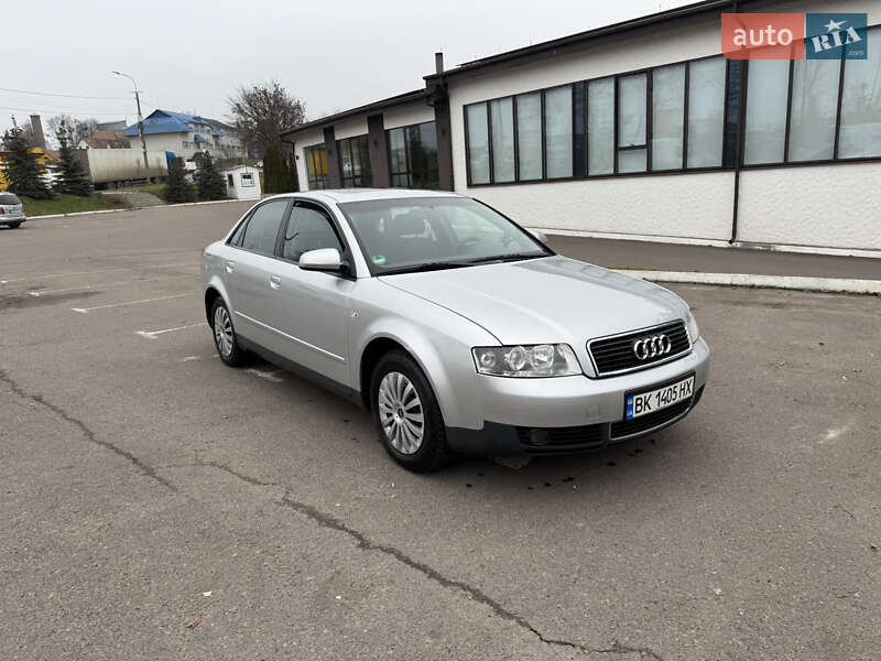 Седан Audi A4 2001 в Рівному