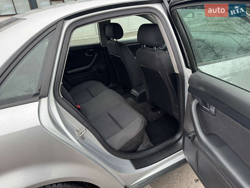 Седан Audi A4 2001 в Рівному