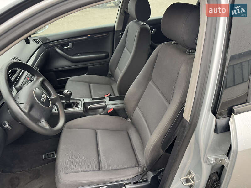 Седан Audi A4 2001 в Рівному