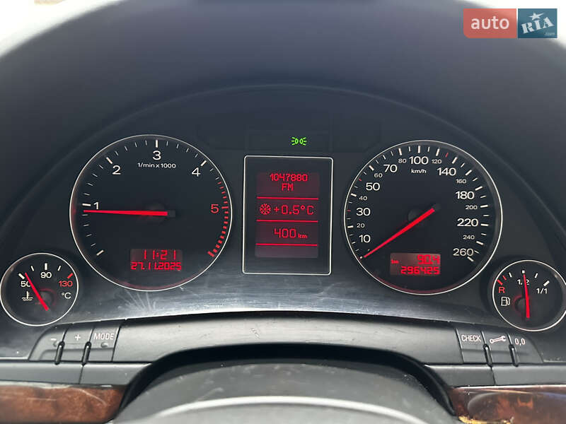 Седан Audi A4 2001 в Снятине