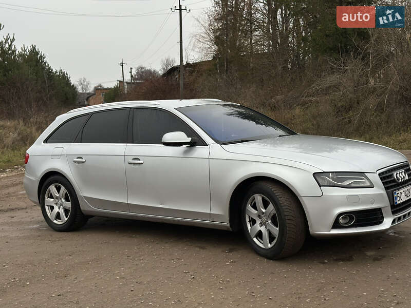 Универсал Audi A4 2011 в Зборове