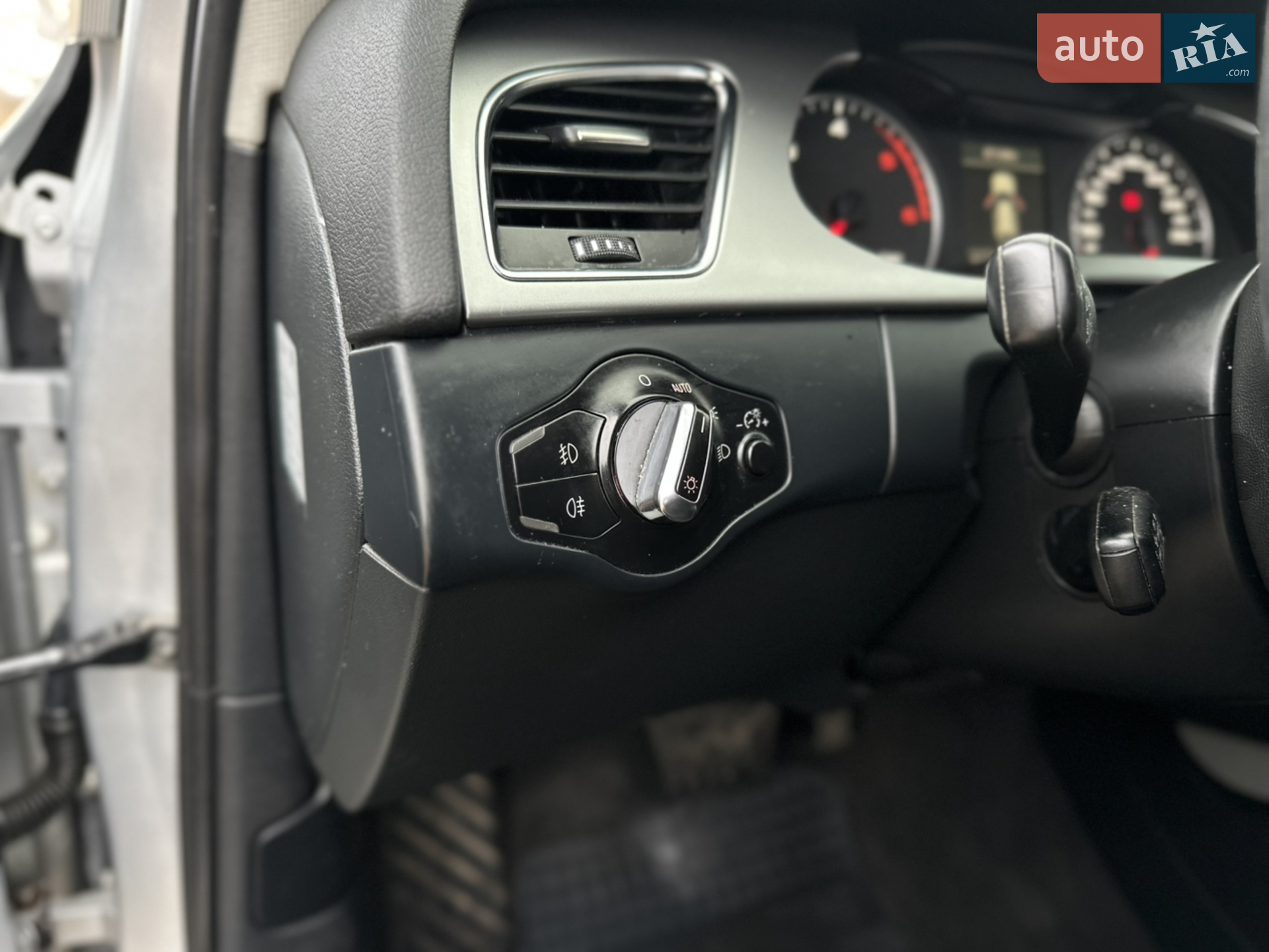 2011 Audi A4 - мініатюра 13