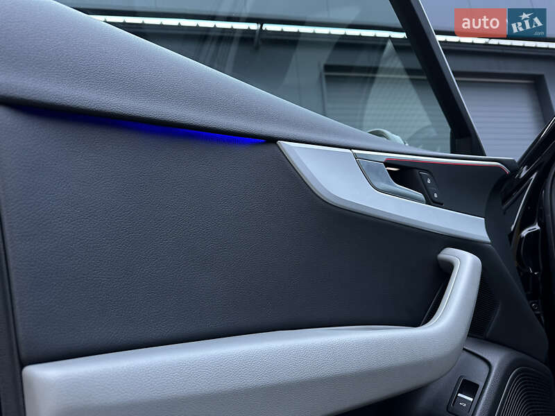 Седан Audi A4 2018 в Мукачево