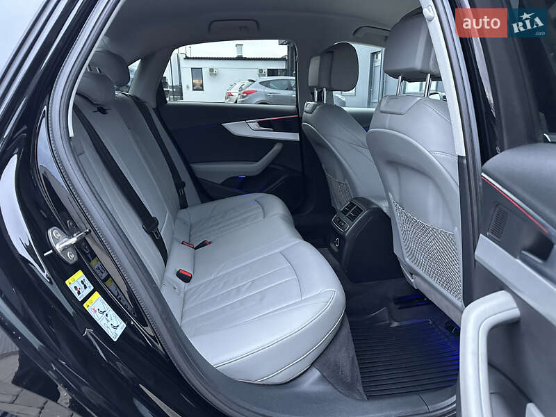 Седан Audi A4 2018 в Мукачево