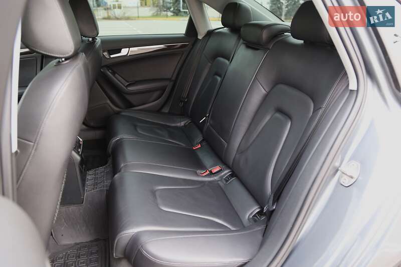 Седан Audi A4 2013 в Києві