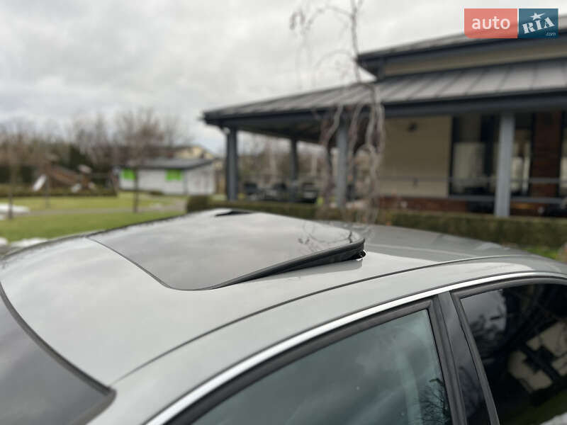 Седан Audi A4 2003 в Жовкві