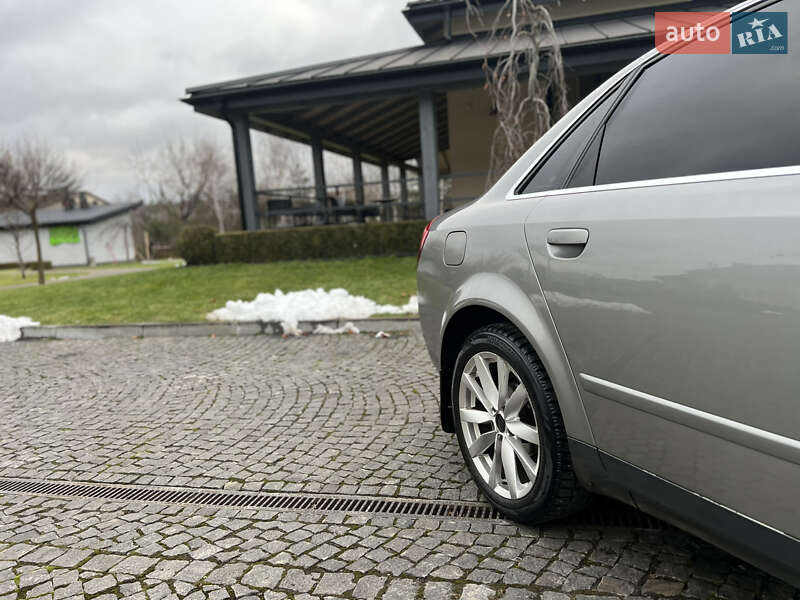 Седан Audi A4 2003 в Жовкві