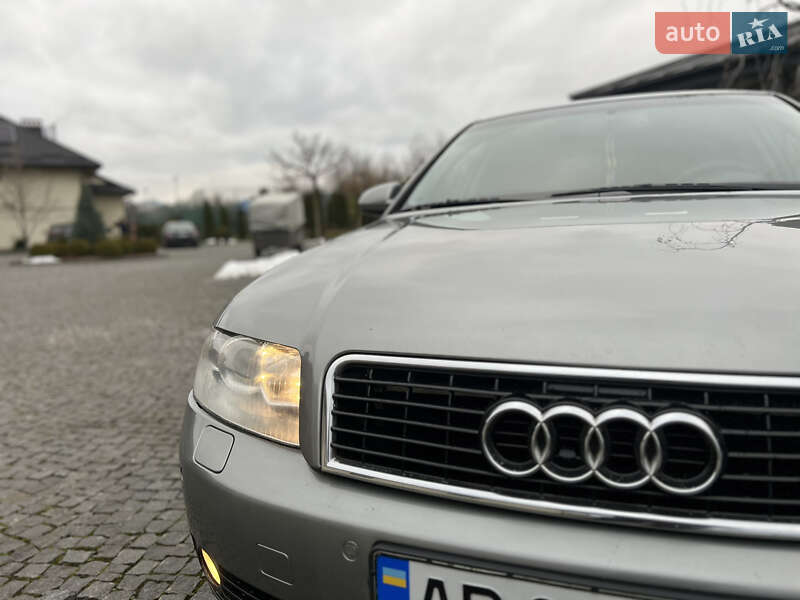 Седан Audi A4 2003 в Жовкві