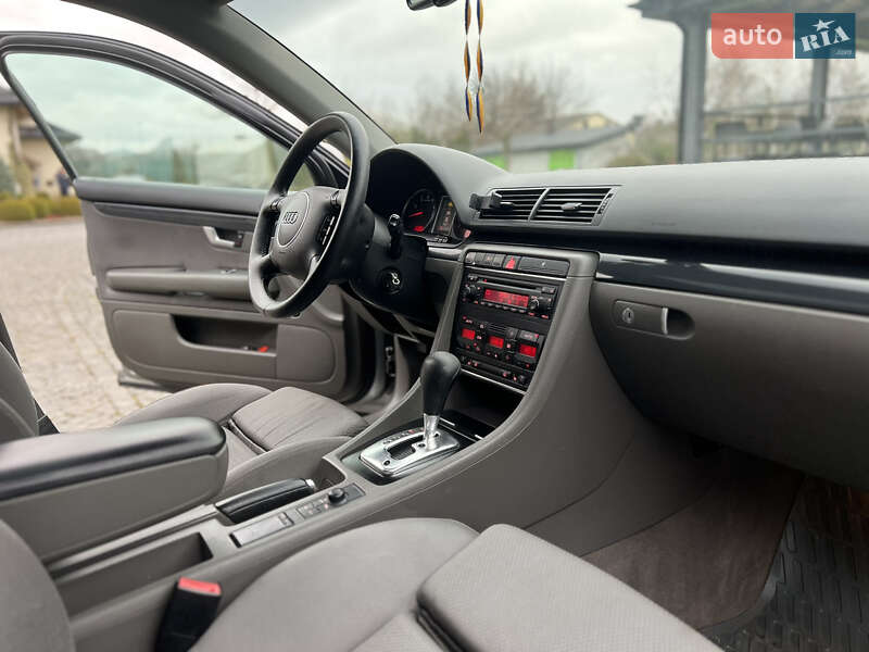 Седан Audi A4 2003 в Жовкві