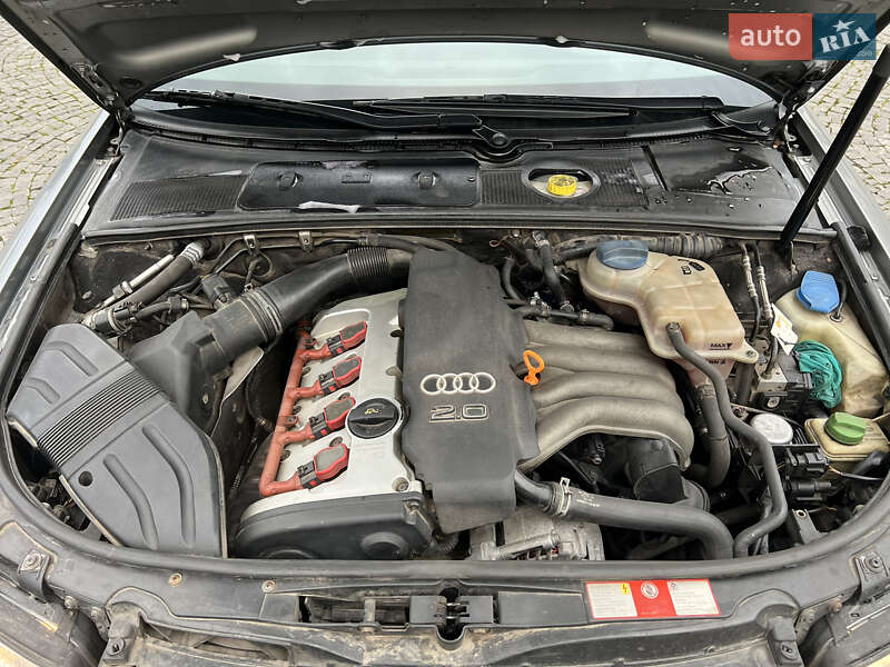 Седан Audi A4 2003 в Жовкві