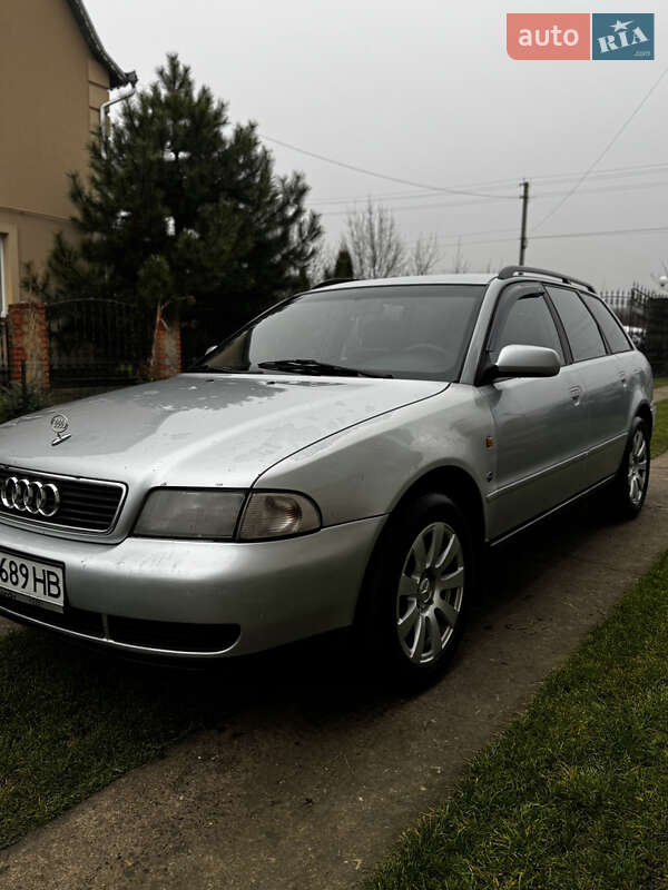 Универсал Audi A4 1997 в Снятине