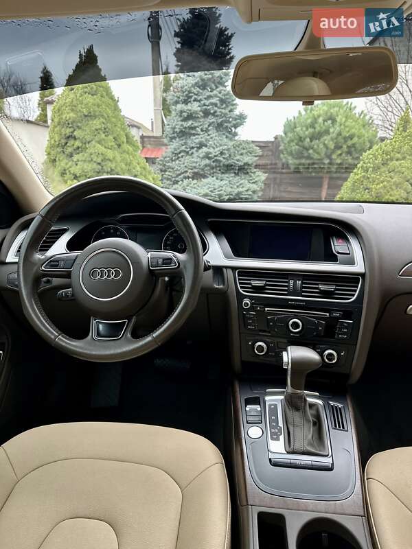 Седан Audi A4 2015 в Вінниці