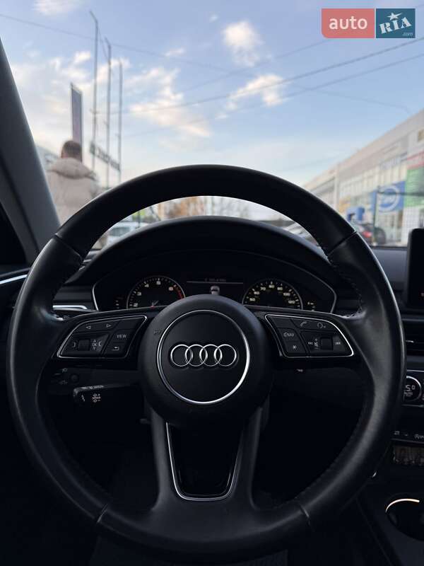 Седан Audi A4 2016 в Сумах