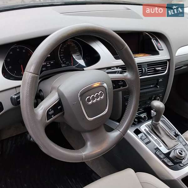 Універсал Audi A4 2011 в Івано-Франківську