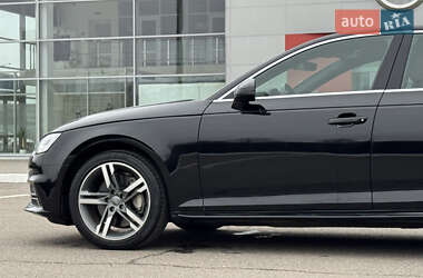 Седан Audi A4 2016 в Киеве