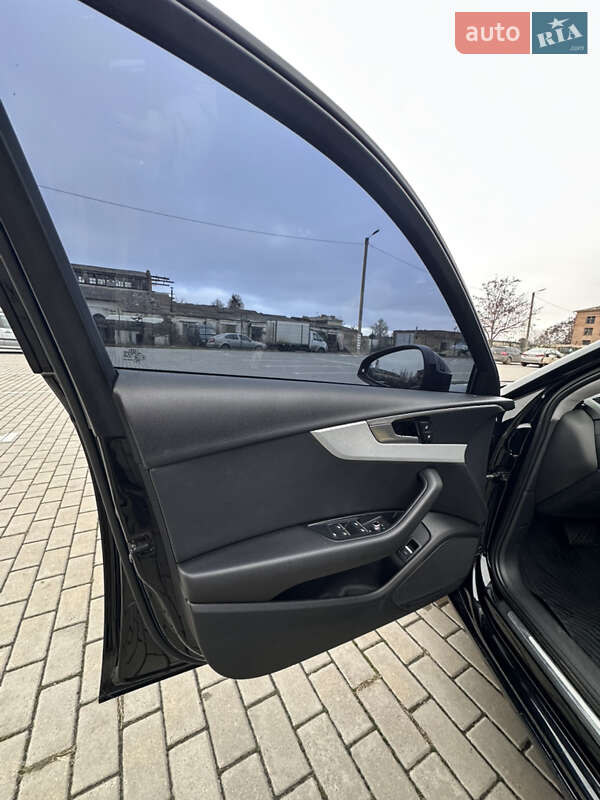 Седан Audi A4 2016 в Ромнах фото 12 Седан Audi A4 2016 в Ромнах