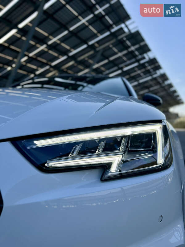 Седан Audi A4 2017 в Львове