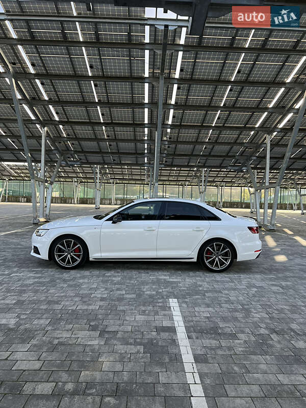 Седан Audi A4 2017 в Львове