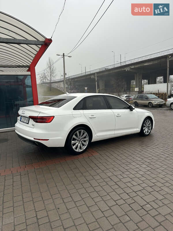 Седан Audi A4 2017 в Львове