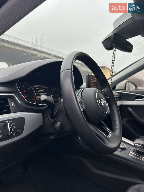 Седан Audi A4 2017 в Львове