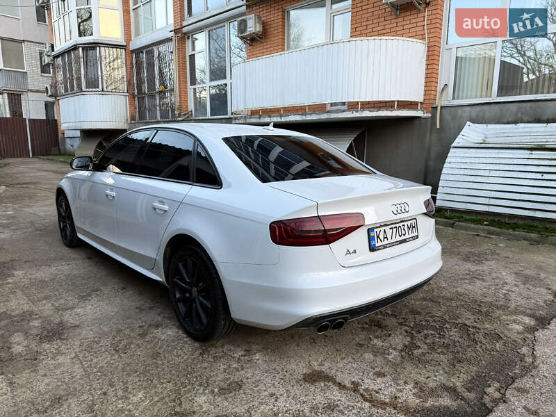 Седан Audi A4 2015 в Києві