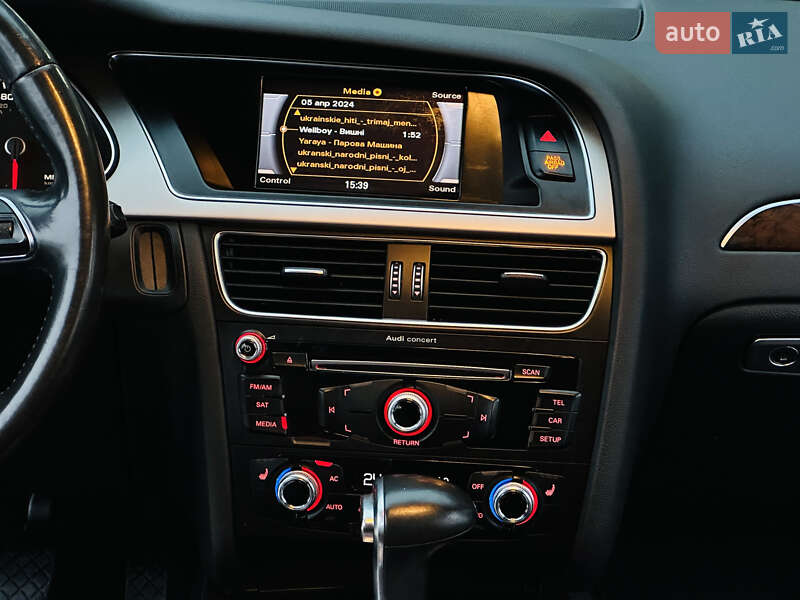 Седан Audi A4 2013 в Харкові