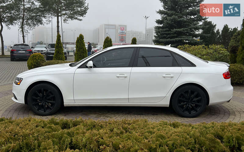 Седан Audi A4 2013 в Львове