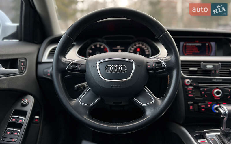 Седан Audi A4 2013 в Львове