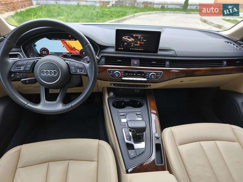 Седан Audi A4 2018 в Ромнах