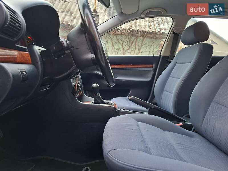 Универсал Audi A4 2000 в Черновцах