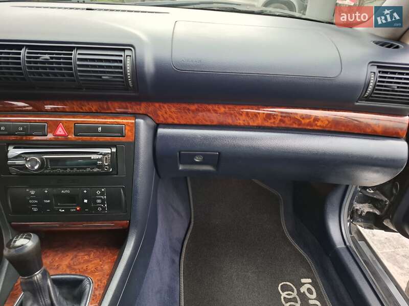 Универсал Audi A4 2000 в Черновцах