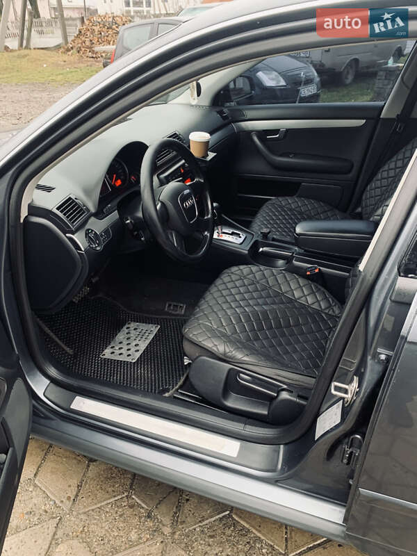 Седан Audi A4 2005 в Сторожинце