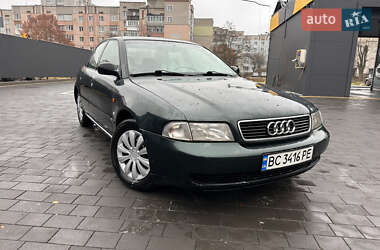 Седан Audi A4 1996 в Шептицькому