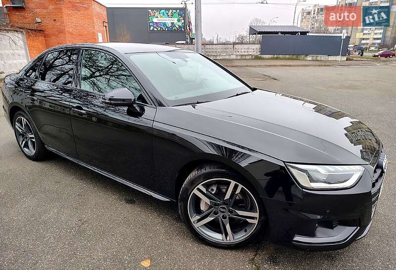 Седан Audi A4 2022 в Києві