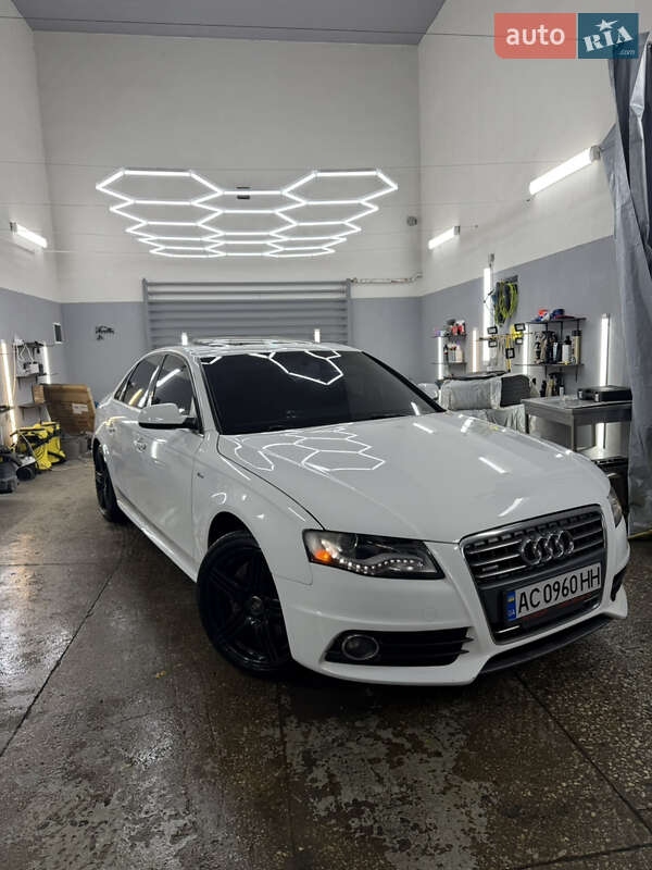 Седан Audi A4 2011 в Луцке