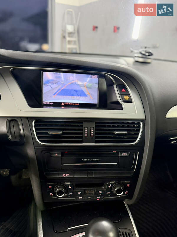 Седан Audi A4 2011 в Луцке