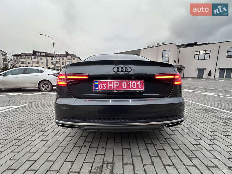 Седан Audi A4 2018 в Ровно
