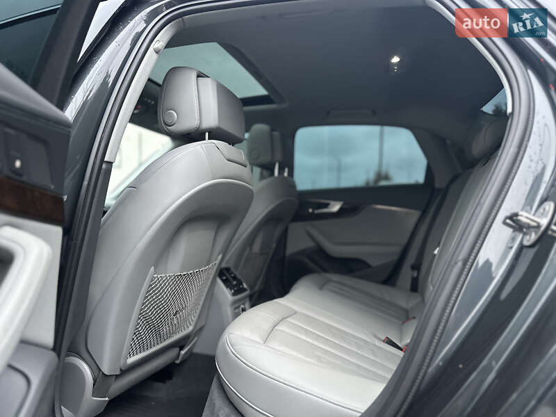 Седан Audi A4 2018 в Ровно