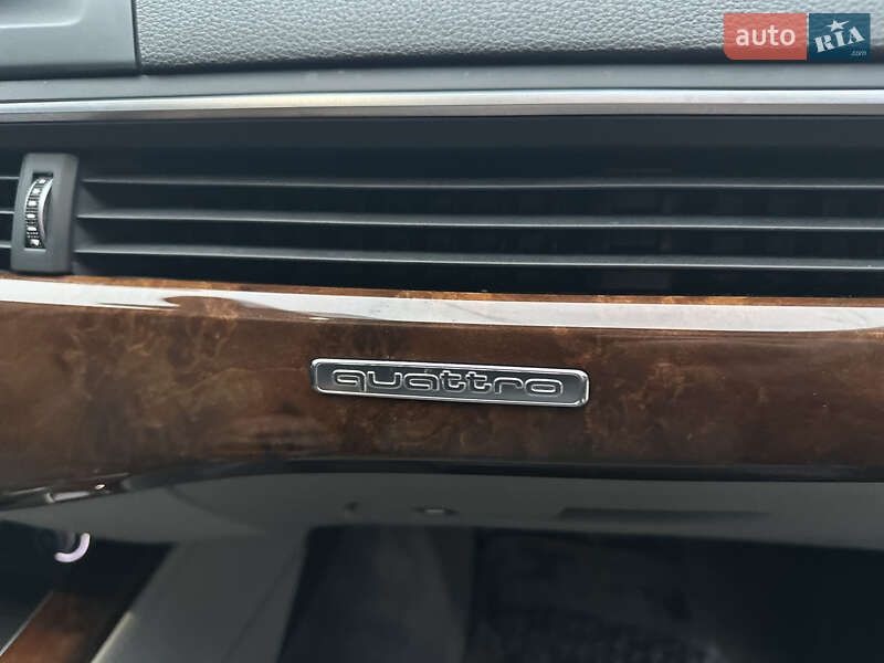 Седан Audi A4 2018 в Ровно