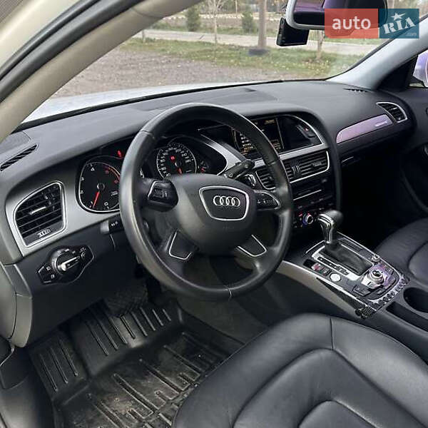 Седан Audi A4 2014 в Киеве