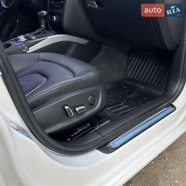 Седан Audi A4 2014 в Киеве