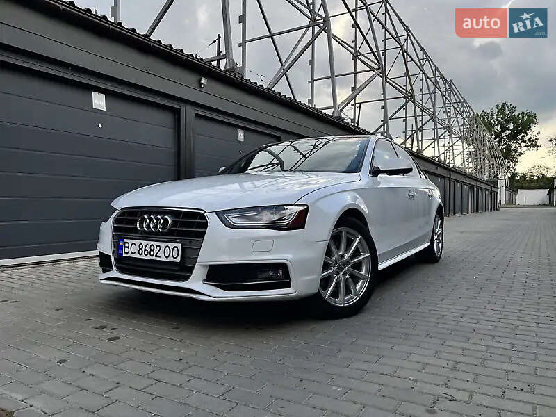 Седан Audi A4 2015 в Львове