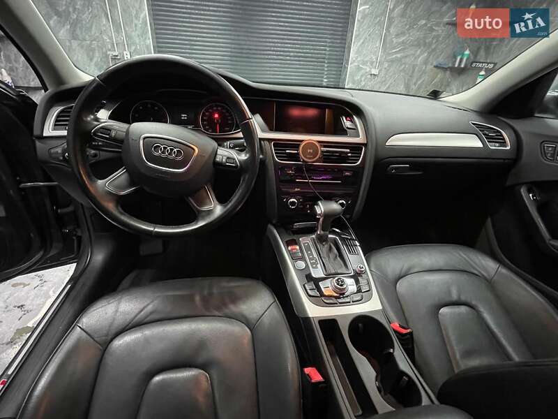 Седан Audi A4 2014 в Львове