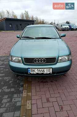 Седан Audi A4 1998 в Ровно