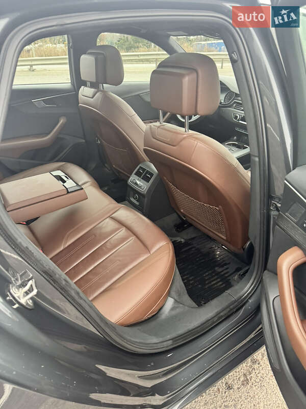 Седан Audi A4 2017 в Львове