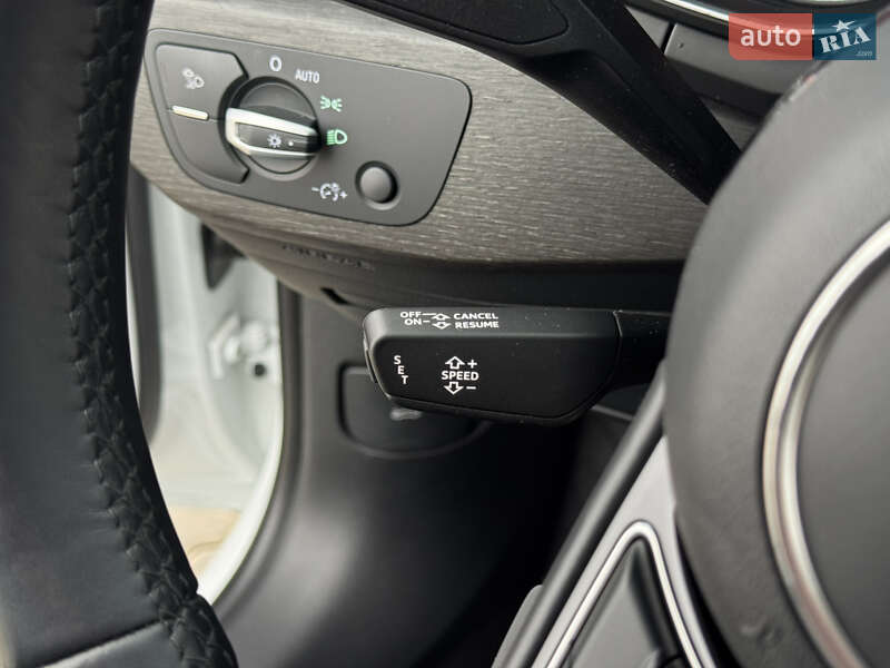 Седан Audi A4 2021 в Николаеве