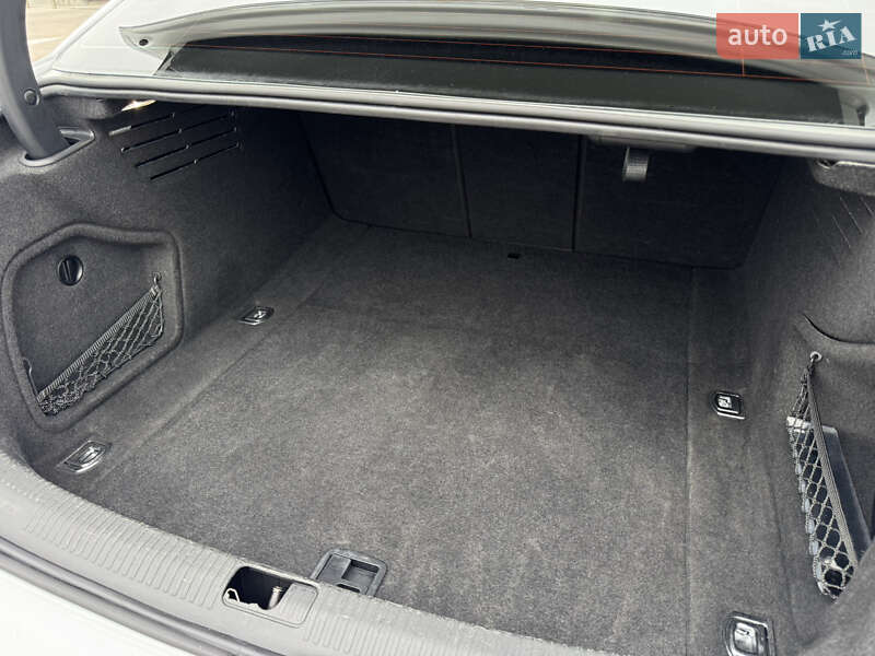 Седан Audi A4 2021 в Николаеве