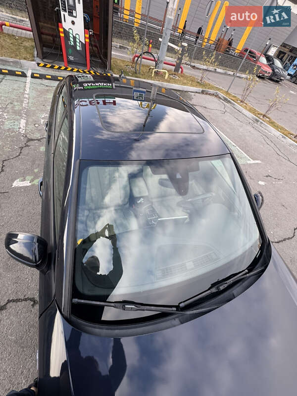 Седан Audi A4 2016 в Львове