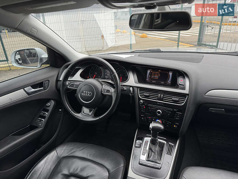 Седан Audi A4 2012 в Києві