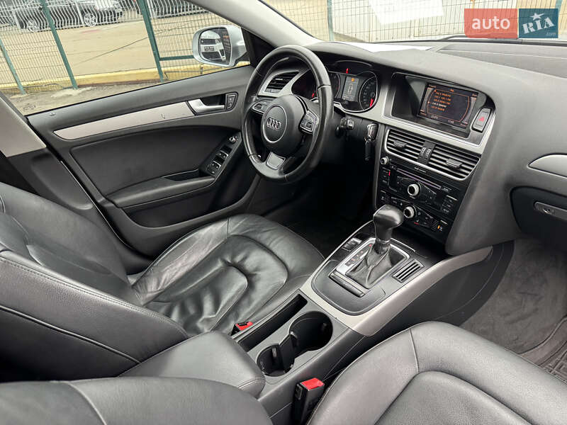 Седан Audi A4 2012 в Києві